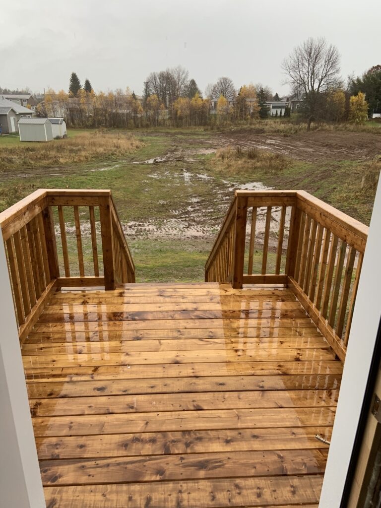 3 bedroom townhouse - deck