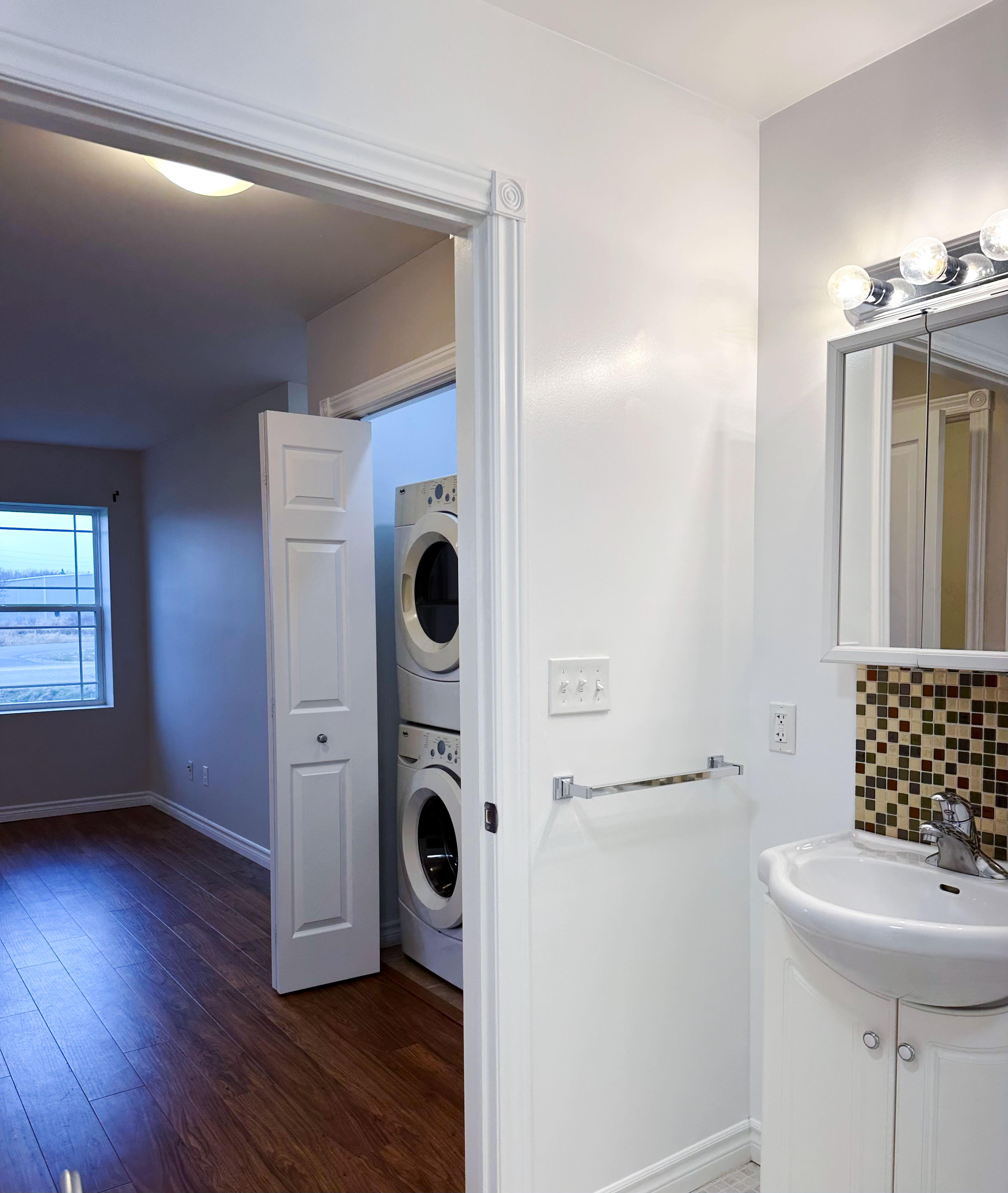 2 bedroom with garage - laundry room