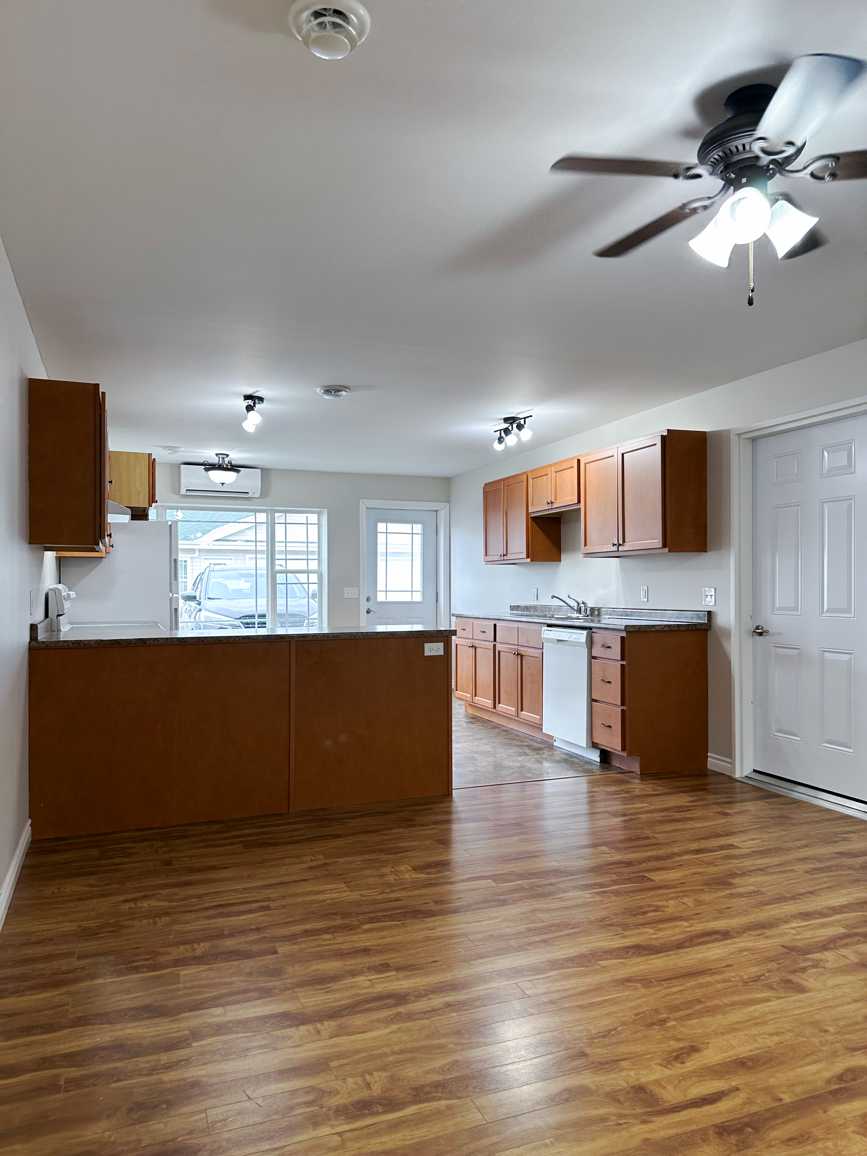 2 bedroom with garage - kitchen & dining room