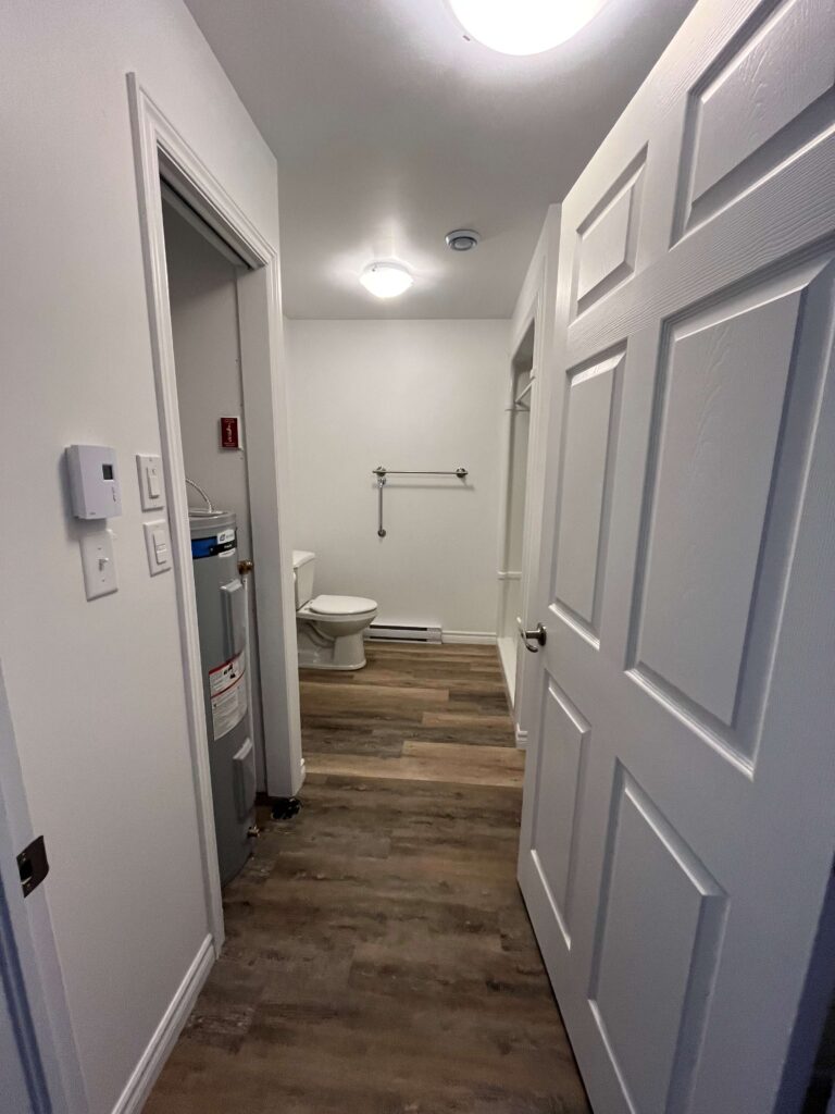 large 1 bedroom - bathroom