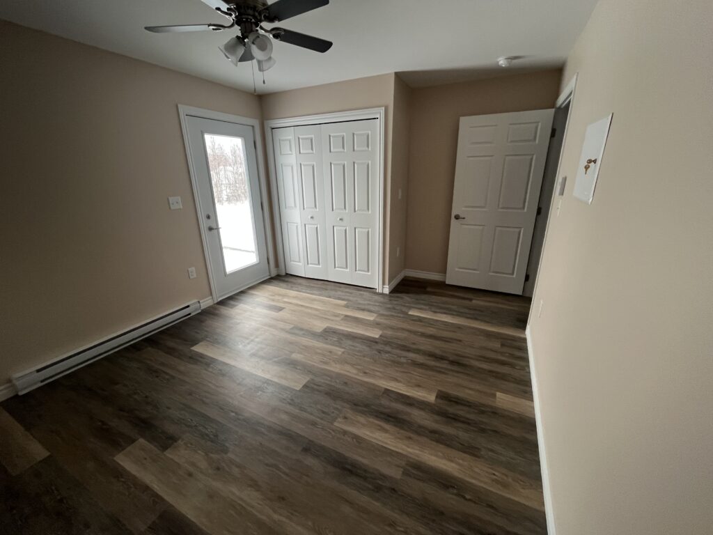large 1 bedroom - bedroom