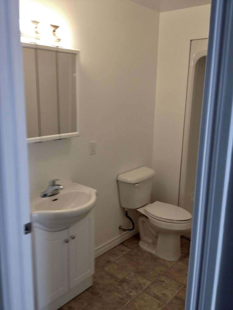 2 bedroom townhouse - bathroom
