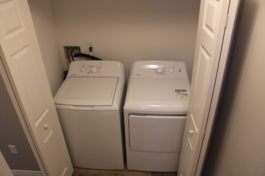 3 bedroom townhouse - laundry