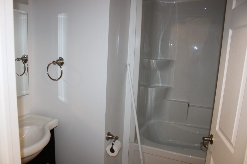 3 bedroom townhouse - bathroom