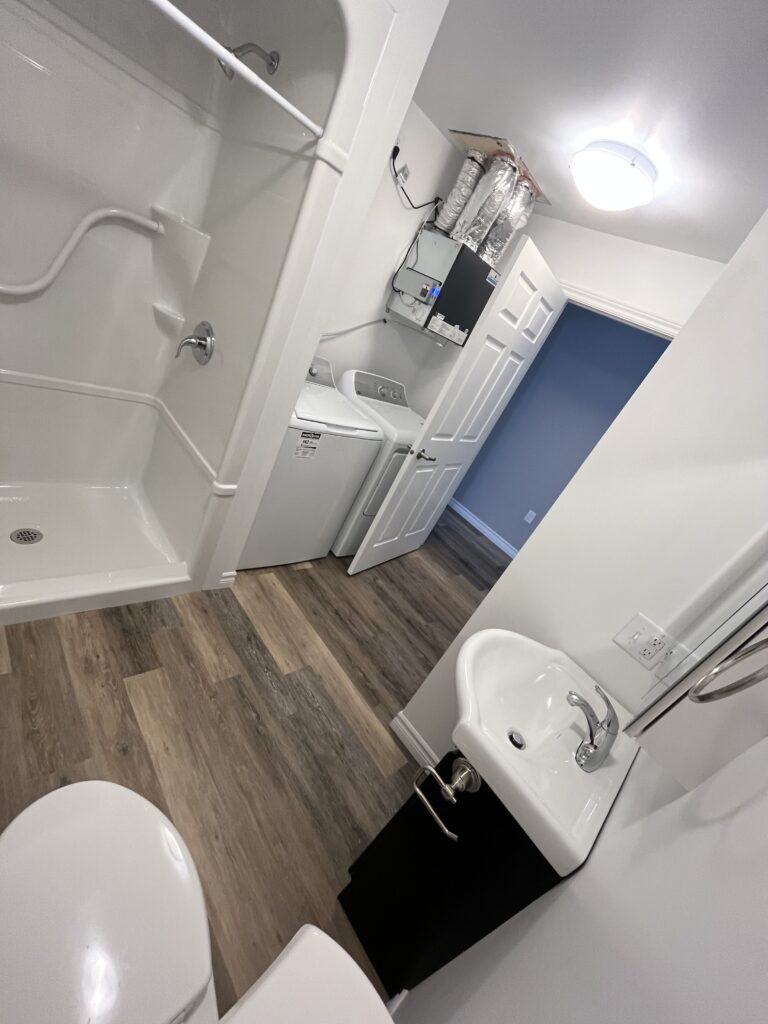 large 1 bedroom - bathroom