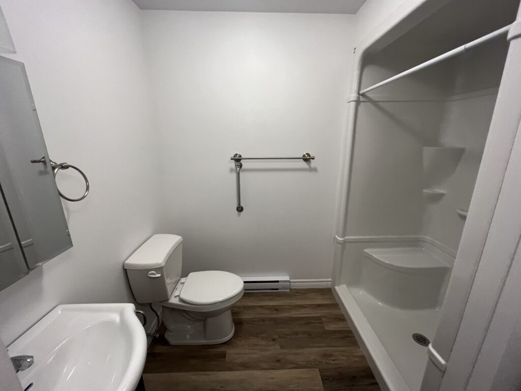 large 1 bedroom - bathroom